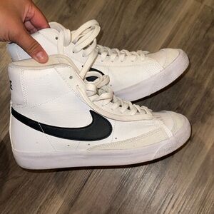 Nike Blazer Mid '77